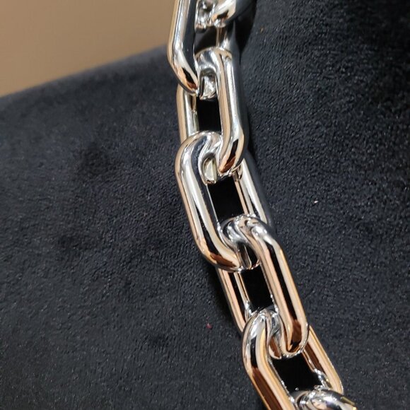 Chilly Bird Womens Silver Tone Bold Link Chain Lightweight Necklace with Lobster - Picture 5 of 7